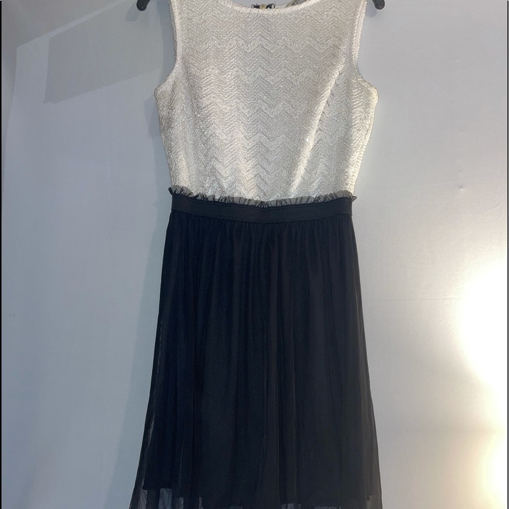Comfy dress, black & white, formal